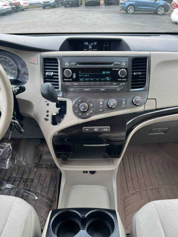 2012 Toyota Sienna