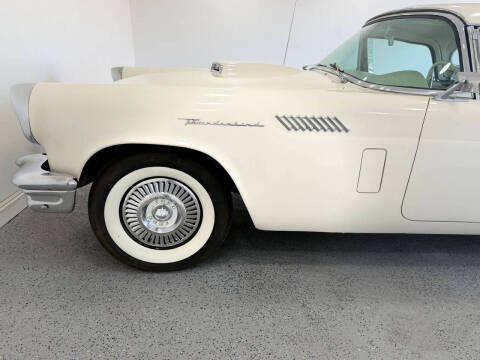 1957 Ford Thunderbird