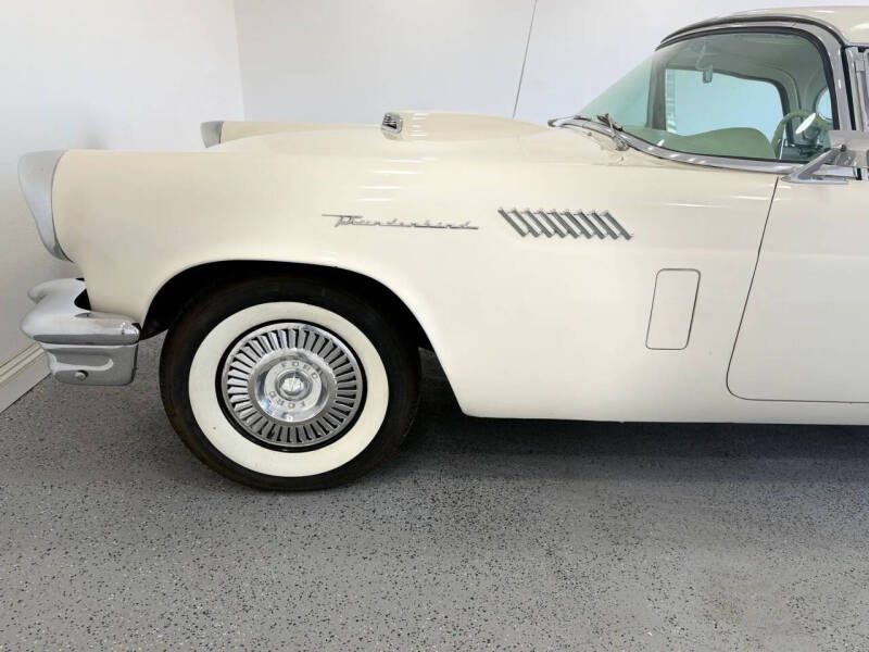 1957 Ford Thunderbird