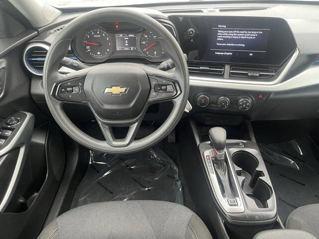 2025 Chevrolet Trax LS