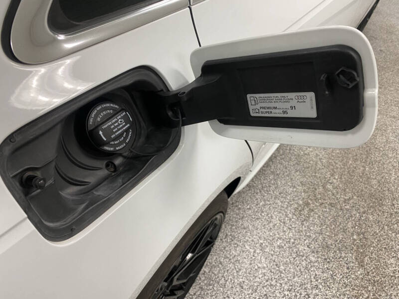 2017 Audi A4 2.0T quattro Premium Plus