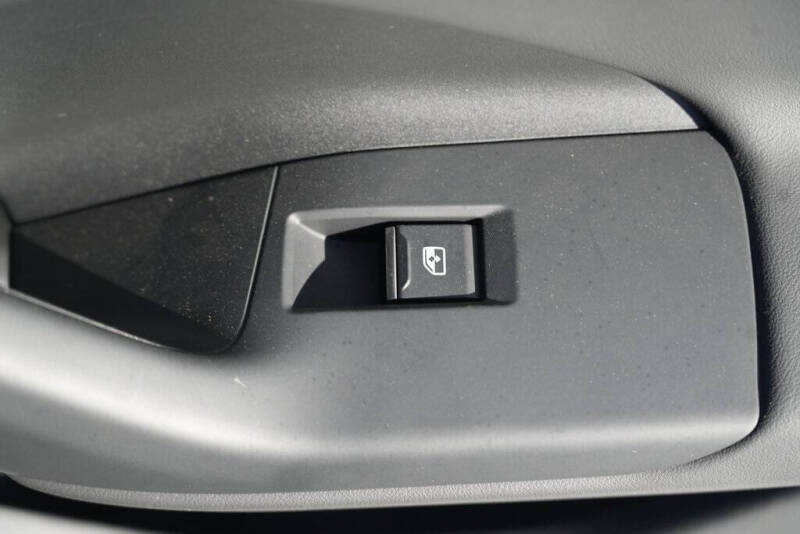 2025 Audi Q6 e-tron quattro Premium Plus