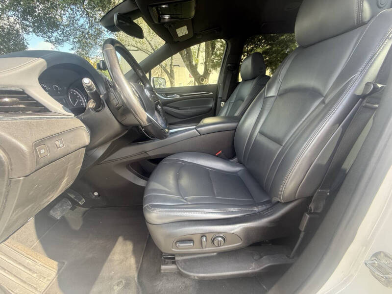 2022 Buick Enclave Essence