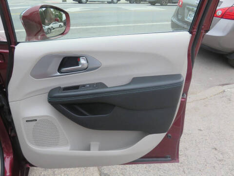2018 Chrysler Pacifica Hybrid Limited