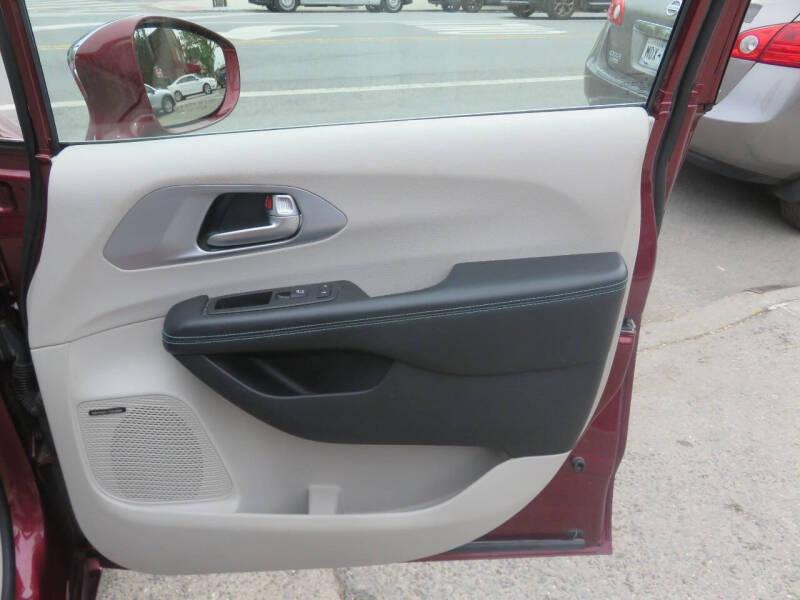 2018 Chrysler Pacifica Hybrid Limited