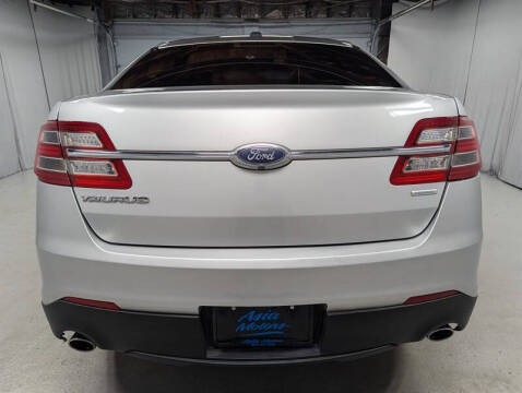 2016 Ford Taurus SE