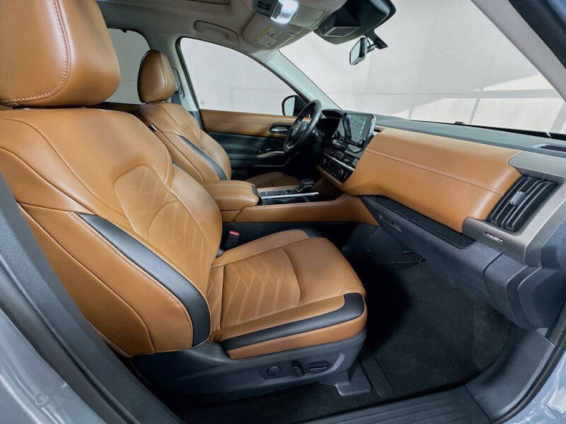 2024 Nissan Pathfinder Platinum