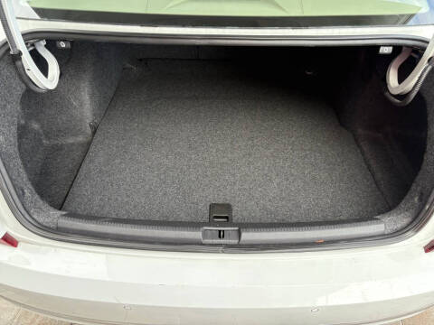 2018 Volkswagen Passat 2.0T SEL Premium