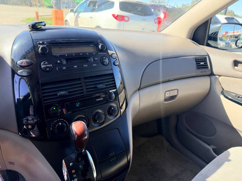 2004 Toyota Sienna