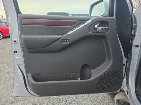 2011 Nissan Pathfinder LE