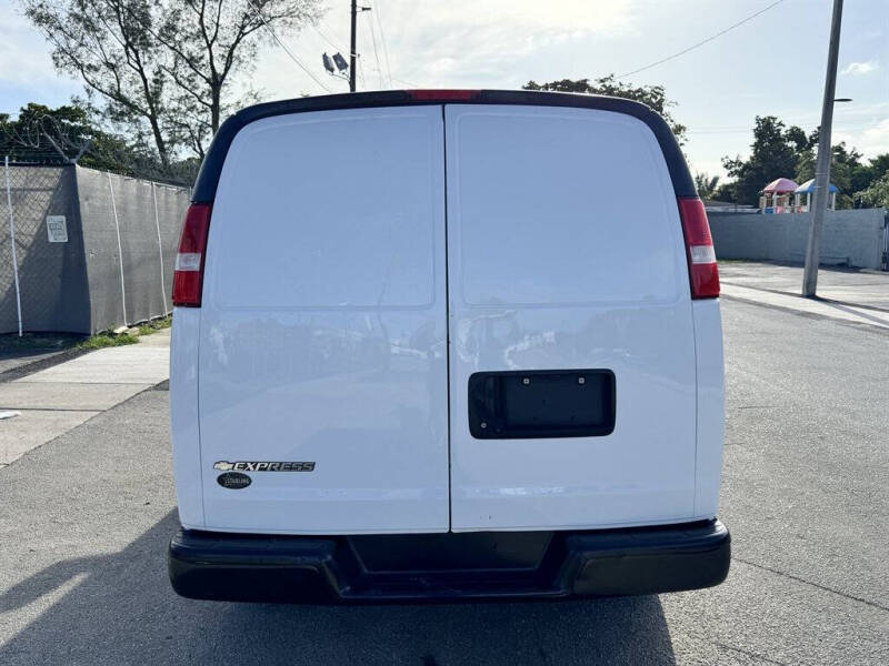 2021 Chevrolet Express 2500
