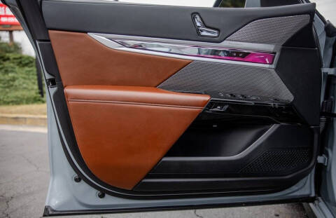 2023 BMW 7 Series 740i