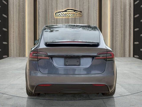 2023 Tesla Model X Standard Range