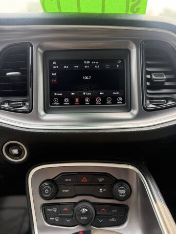 2019 Dodge Challenger SXT