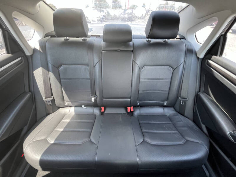 2018 Volkswagen Passat 2.0T SE