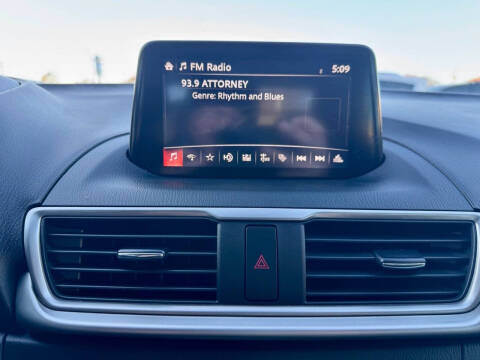 2018 Mazda MAZDA3 Sport