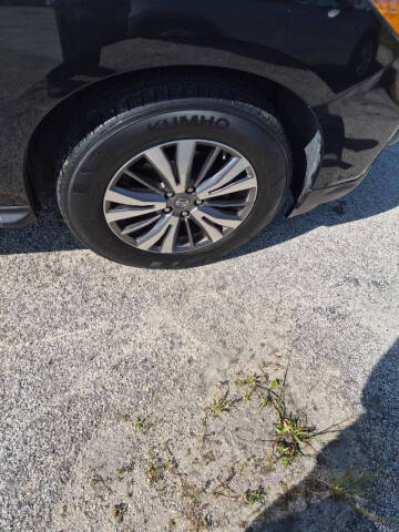 2018 Nissan Pathfinder SV