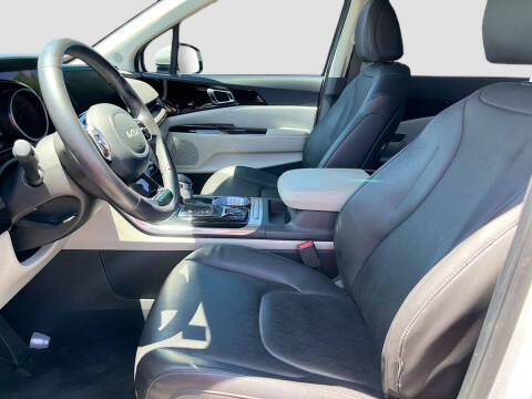 2024 Kia Carnival EX