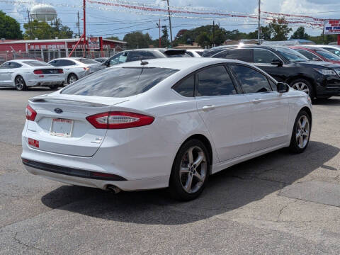 2015 Ford Fusion SE