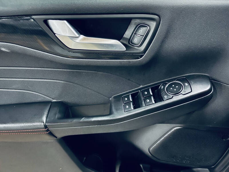 2025 Ford Escape ST-Line Select
