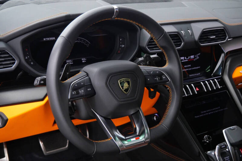 2023 Lamborghini Urus S