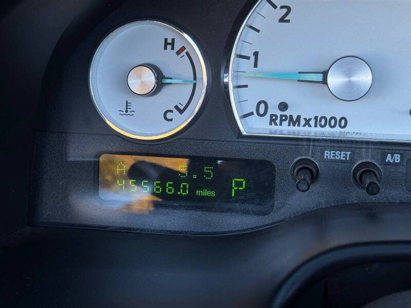 2004 Ford Thunderbird Deluxe