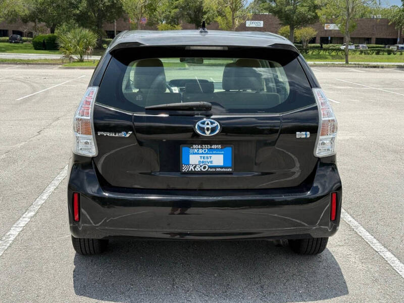 2012 Toyota Prius v Two