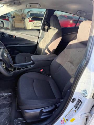 2022 Toyota Prius LE