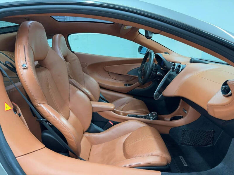 2017 McLaren 570GT