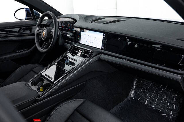 2026 Porsche Panamera 4