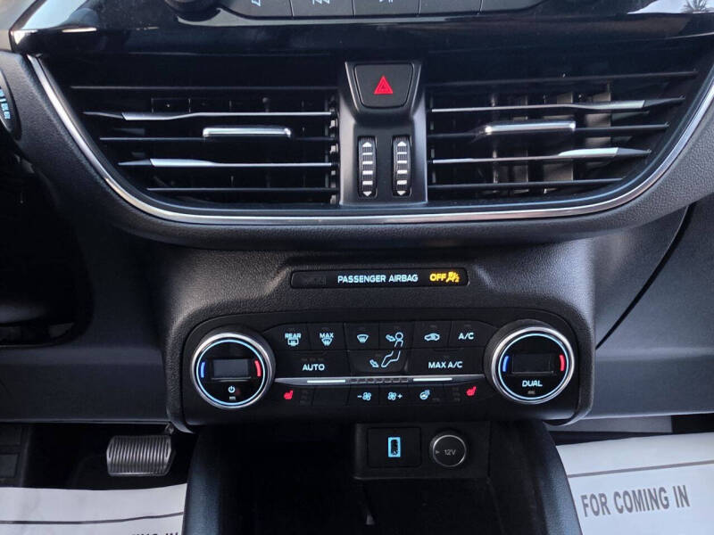 2020 Ford Escape Hybrid Titanium