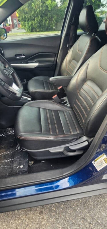 2019 Nissan Kicks SR