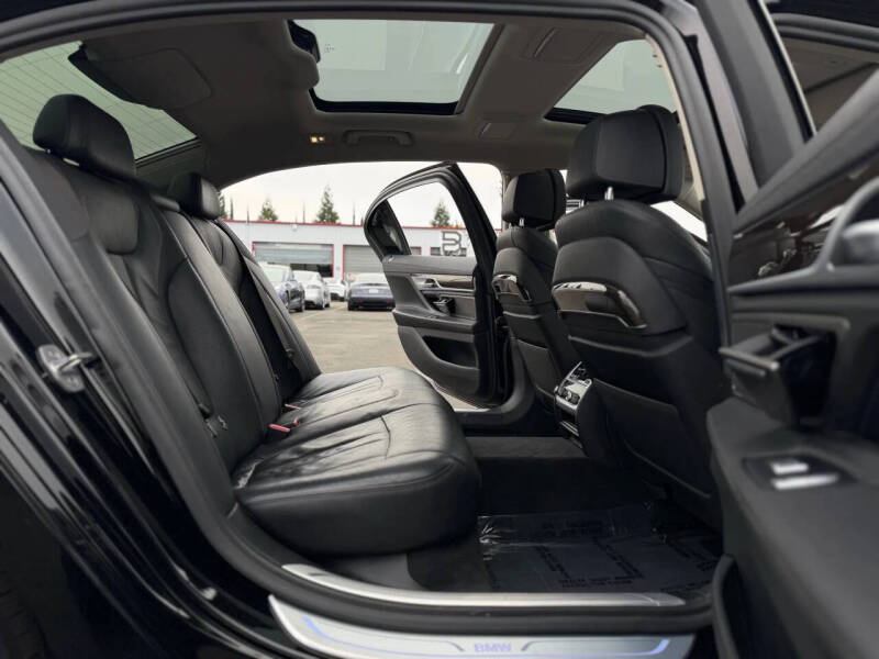 2020 BMW 7 Series 740i