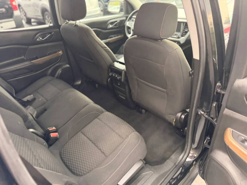 2017 GMC Acadia SLE-1