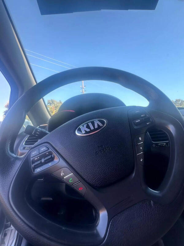 2018 Kia FORTE LX photo 9