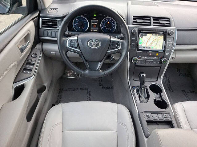 2016 Toyota Camry Hybrid XLE