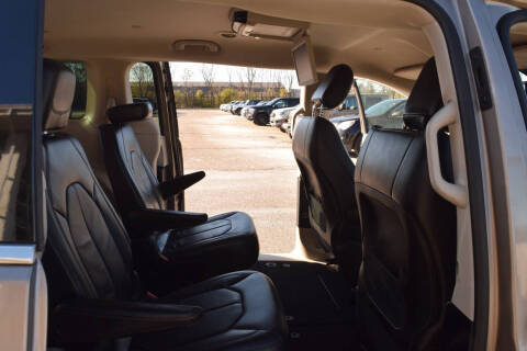 2017 Chrysler Pacifica Touring-L