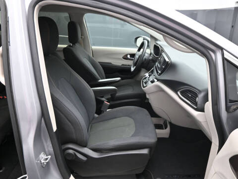 2017 Chrysler Pacifica LX
