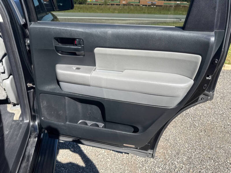 2008 Toyota Sequoia SR5