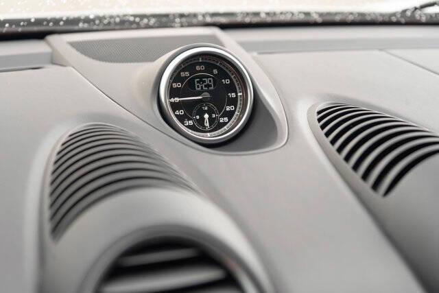 2022 Porsche 718 Boxster 34