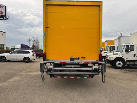 2018 Freightliner M2 106