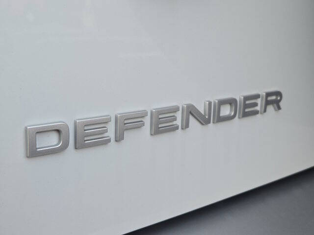 2025 Land Rover Defender 110 P400 S