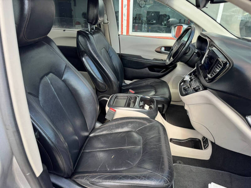 2017 Chrysler Pacifica Touring Plus