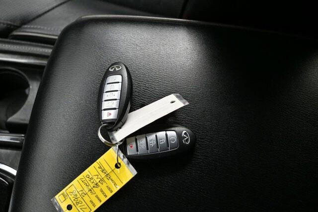 2021 Infiniti QX80 Luxe