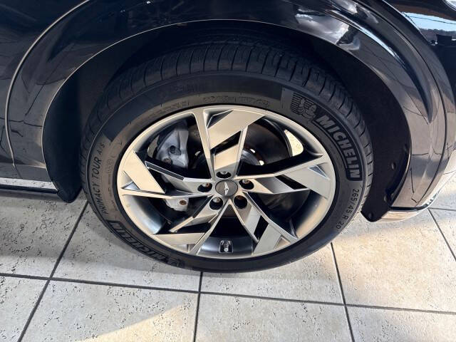 2024 Genesis Electrified GV70