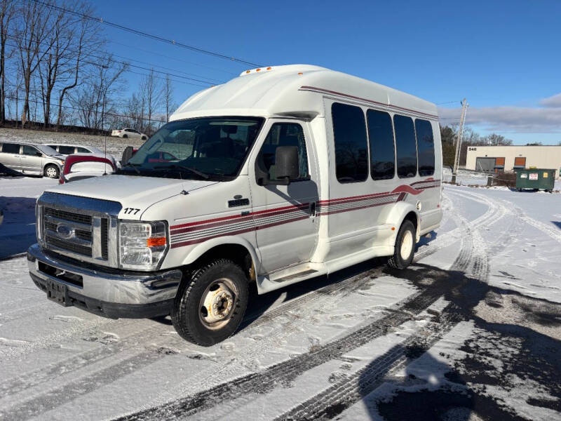 2012 Ford E-350 photo 2