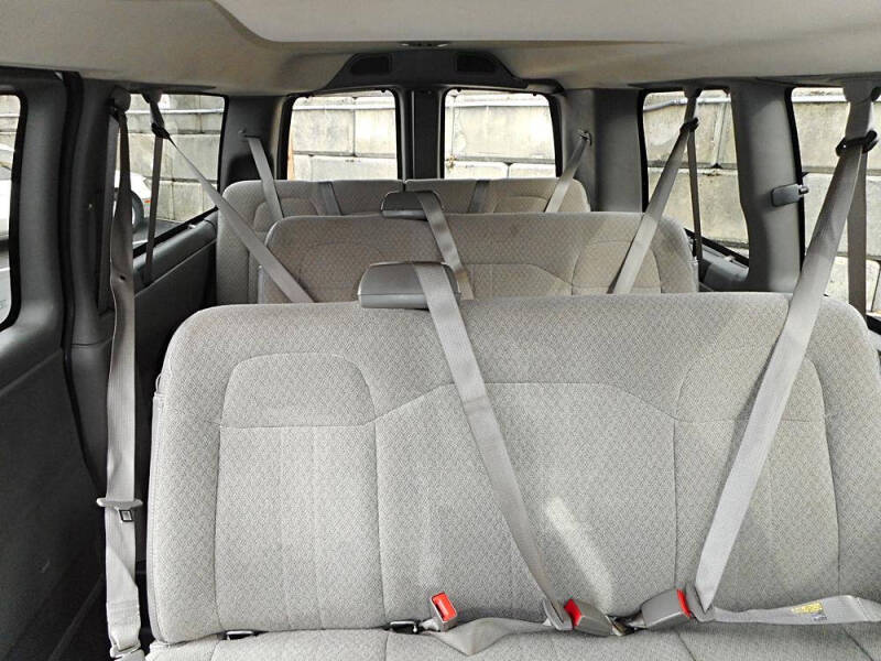 2017 Chevrolet Express LS 2500