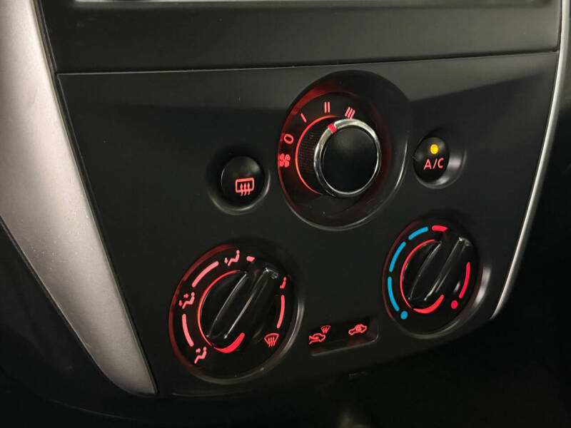 2017 Nissan Versa 1.6 S