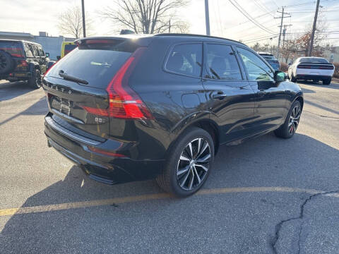 2024 Volvo XC60 B5 Plus Dark Theme