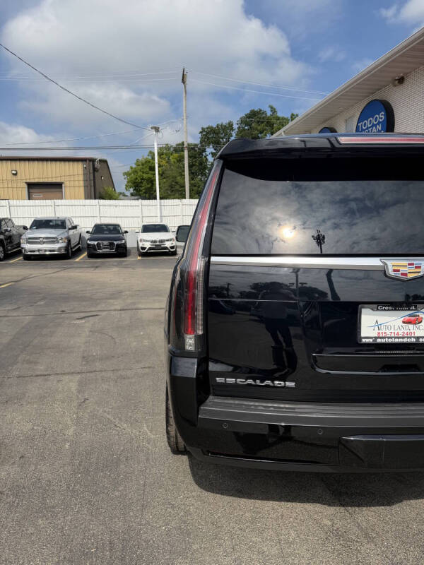 2017 Cadillac Escalade Luxury